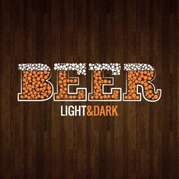 Primer izgleda dvobarvne samolepilne stenske nalepke BEER z mehurčki na leseni steni v dnevni sobi. Nalepka ima napis, ki se glasi: BEER - light & dark.