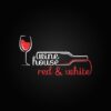 Primer izgleda dvobarvne samolepilne stenske nalepke Kozarec steklenica Wine house na črni steni v restavraciji.