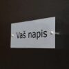 Tablica dibond z napisom